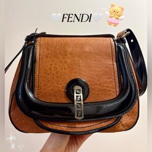 💼Fendi Baguette Pochette FF logo Satchel Bag VTG Y2K Patent Leather✨